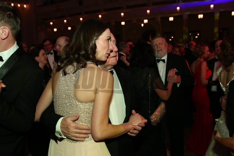 Bizarné páry na Česko-Slovenskom plese: Gregorová vyvetrala zajačika, Slováček milenku... Dotyky