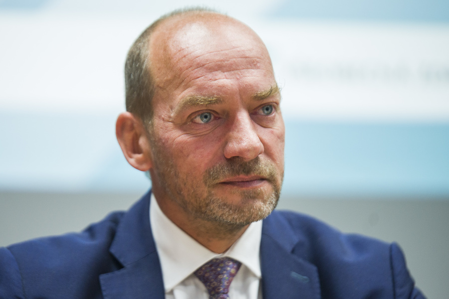 Padla Hlava fa V eobecnej Zdravotnej Pois ovne Ko an Sa Vzdal