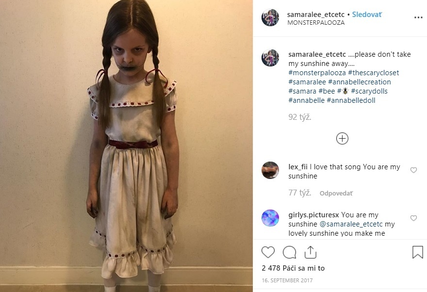 Dievčatko z hororu na slávnostnej premiére: Pohľad na ňu vyráža dych! –  galéria 