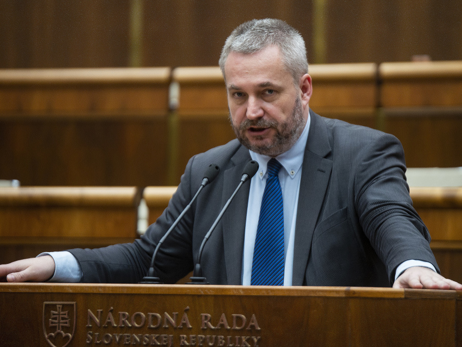 Ondrej Dostál verí, že plénum napriek výhradám podporí správu o