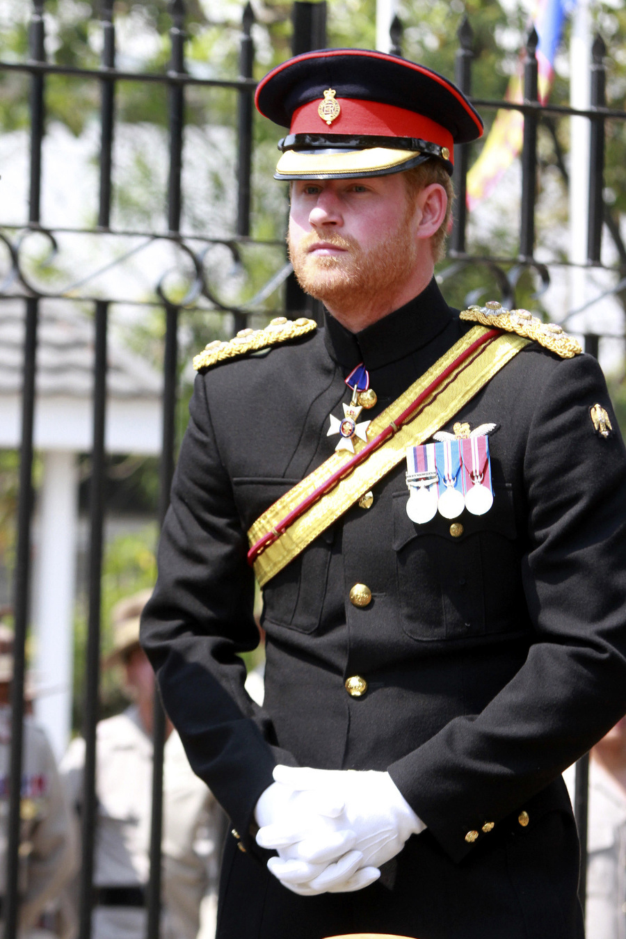 Ako právoplatný člen kráľovskej rodiny nosil Harry pri významných udalostiach uniformu. 
