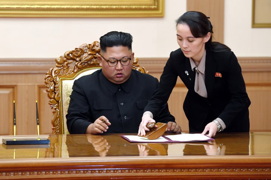 Severokórejský líder Kim Čong-un a jeho sestra Kim Jo-Čong.
