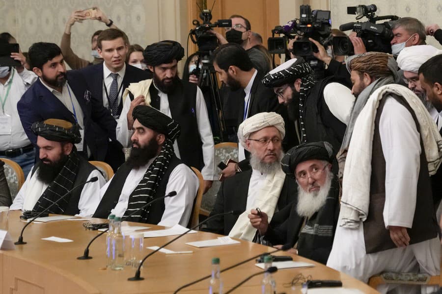 Vyjednávači Talibanu pricestujú na