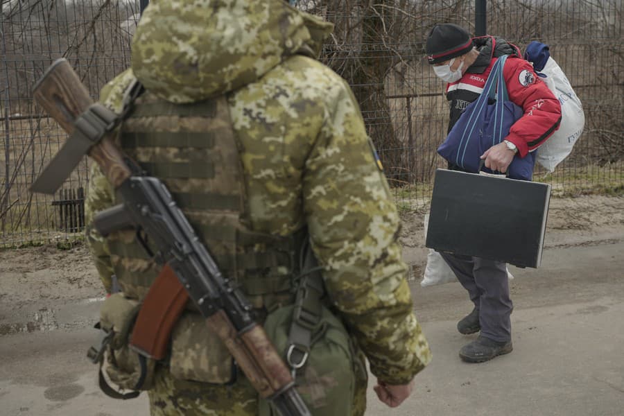 Krajiny vyzývajú svojich občanov aby opustili Ukrajinu
