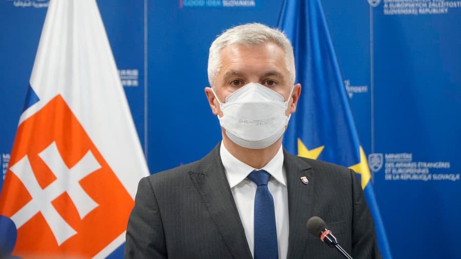 MIMORIADNE Slovensko oficiálne odsúdilo