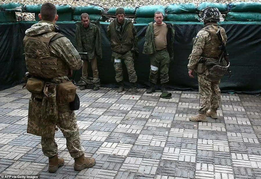 Ukrajinská armáda zajala ruských vojakov pri Ochtyrke