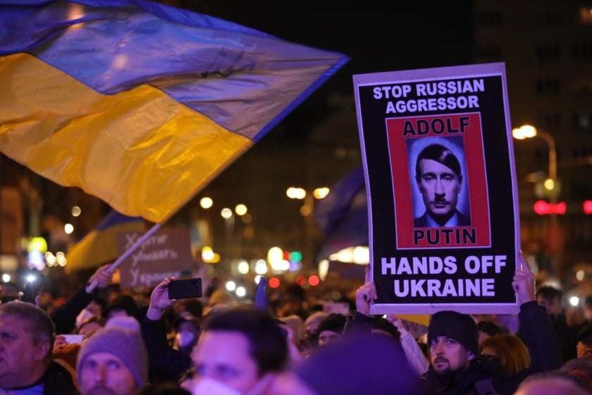 Na bratislavskom Námestí SNP sa protestovalo za Mier na Ukrajine. Cez telemost sa spojil aj ukrajinský prezident Volodymyr Zelenskyj.