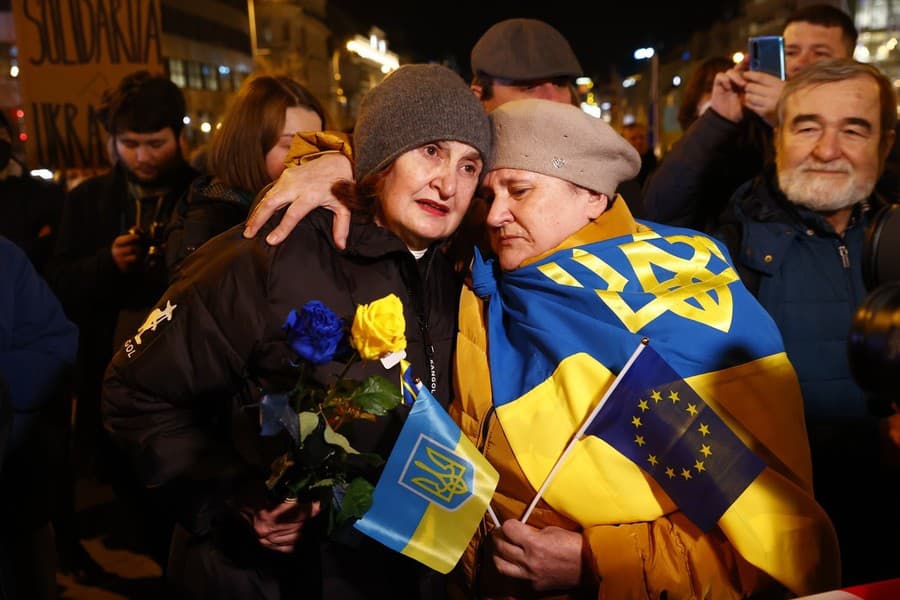 Herečka Eva Holubová na demonštrácii proti vojne na Ukrajine