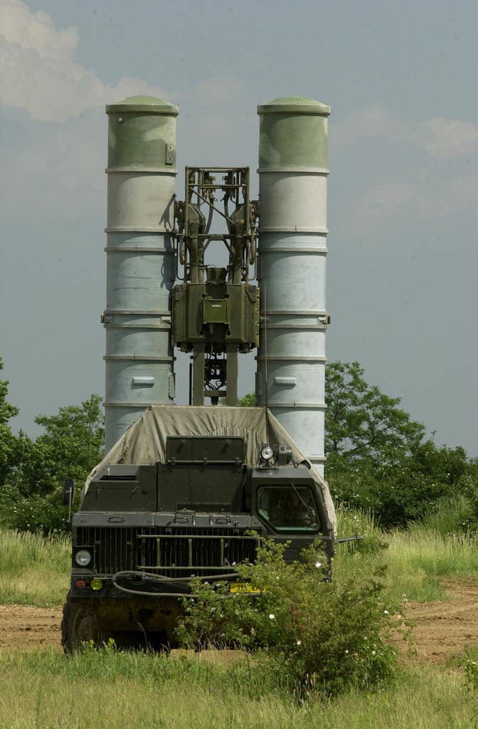 Protilietadlový raketový systém S 300 v palebnom postavení.