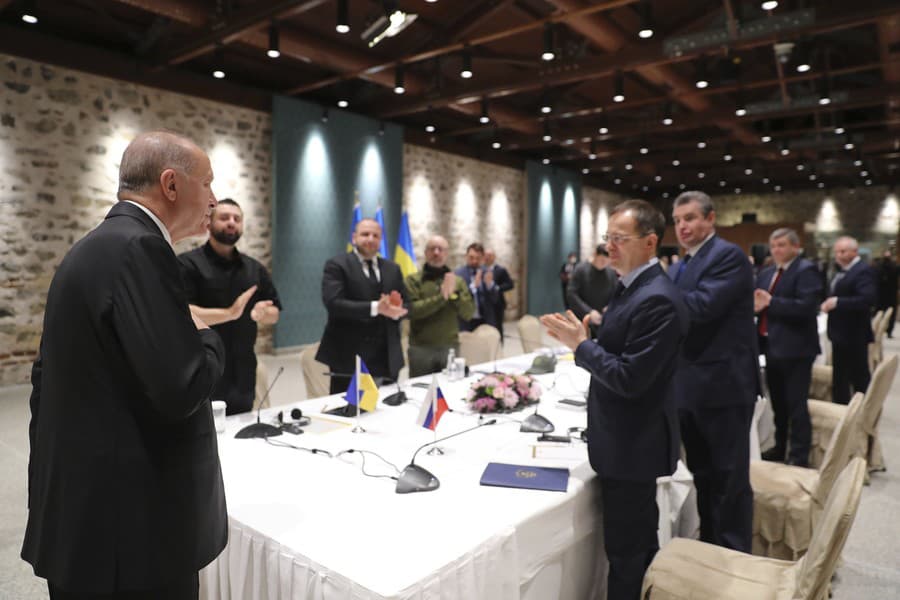  V Turecku sa v utorok dopoludnia začalo ďalšie kolo mierových rokovaní medzi Ukrajinou a Ruskom