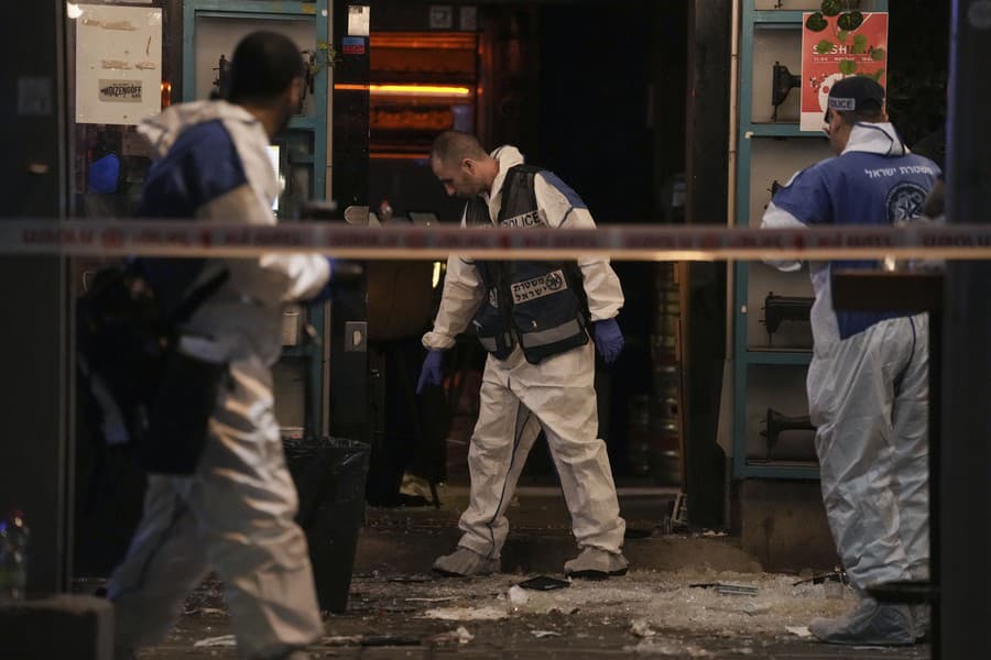 Pri streľbe v centre Tel Avivu zahynuli dvaja ľudia