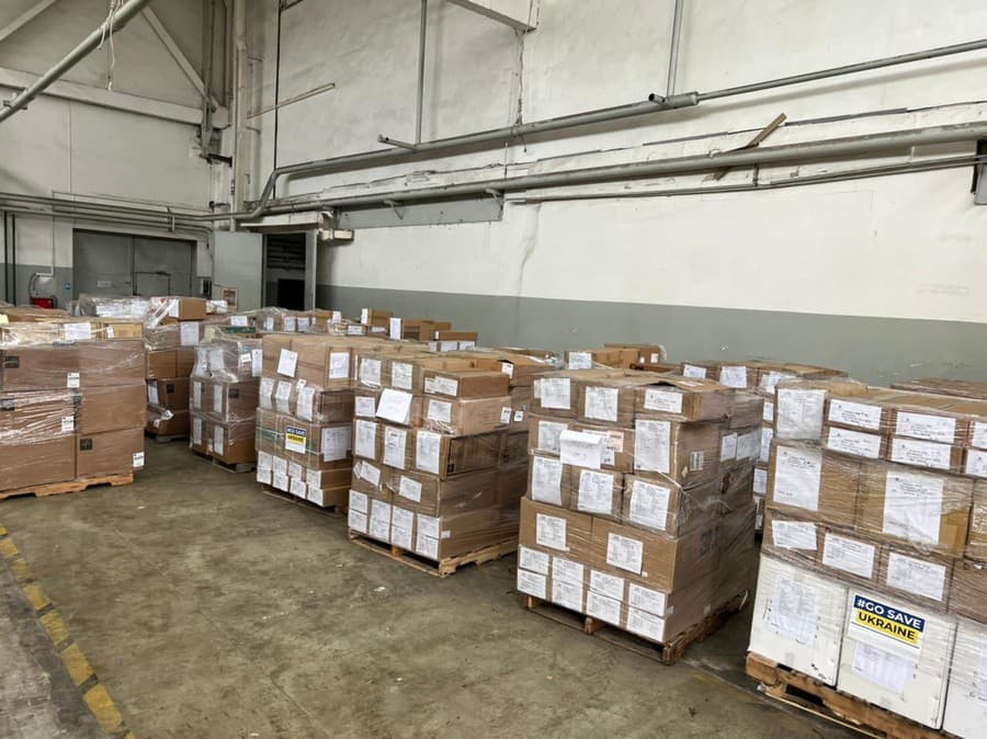 Slováci pomáhajú dopraviť na