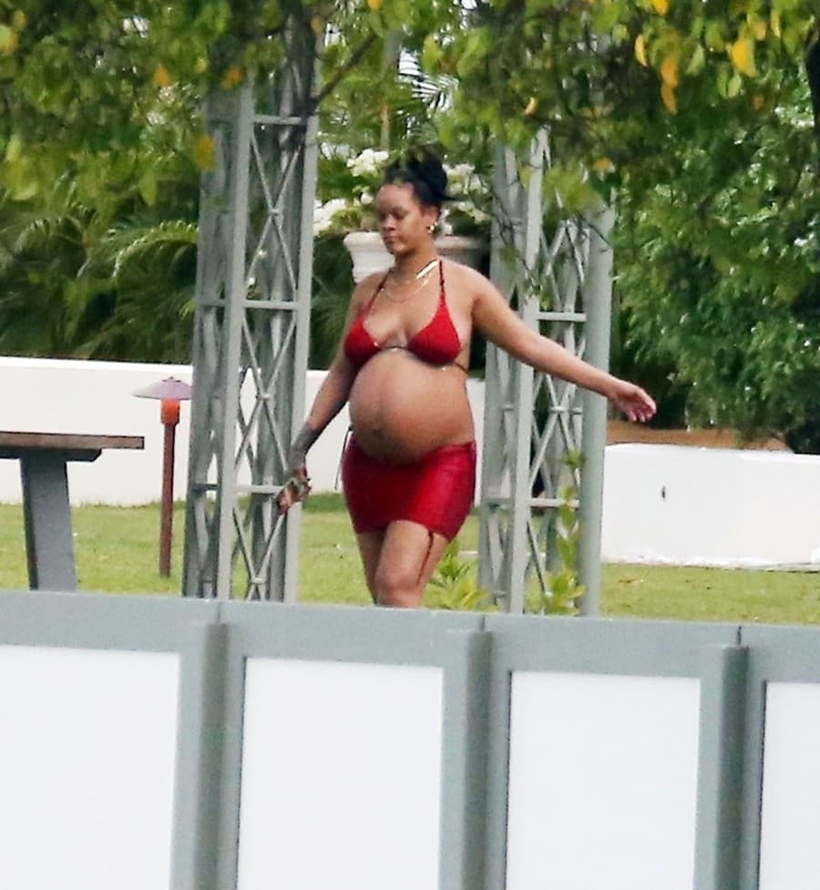 Rihanna už čochvíľa privedie na svet svoje dieťatko. 
