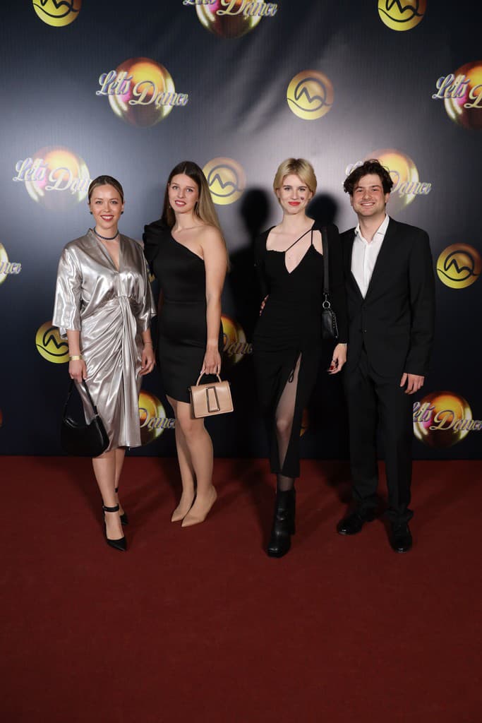 Emma Čaputová zavítala na Let´s Dance spolu s priateľom Michalom, sestrou Leou a kamarátkou. 