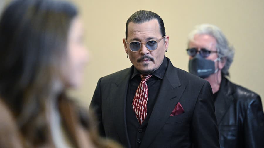 Johnny Depp na jednom zo súdnych pojednávaní. 