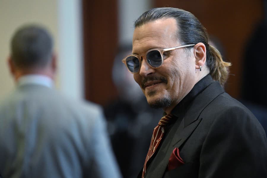 Johnny Depp na jednom zo súdnych pojednávaní. 