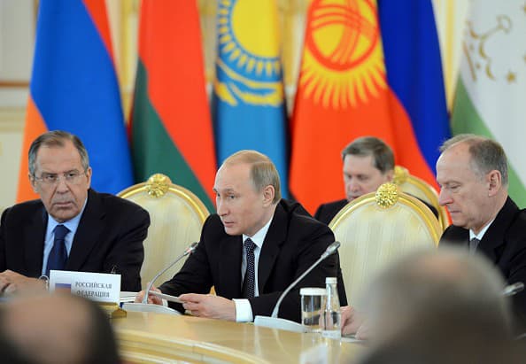 Zľava Segej Lavrov, Vladimír Putin a Nikolaj Patrušev. 