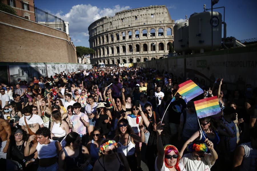 Účastníci sa stretli na každoročnom pochode Pride v Ríme
