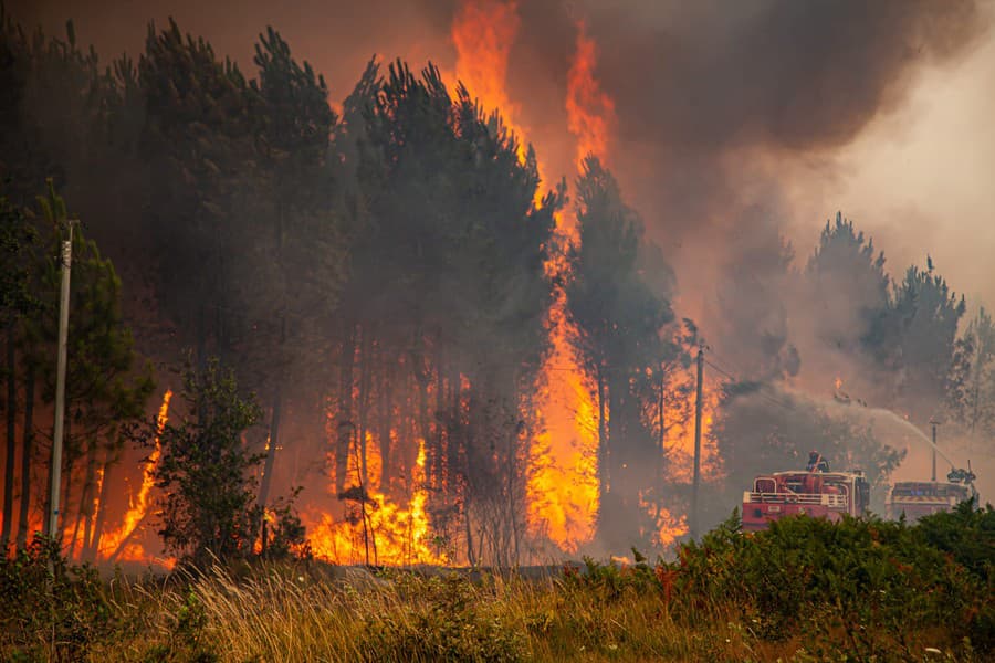Francúzsko sužujú lesné požiare