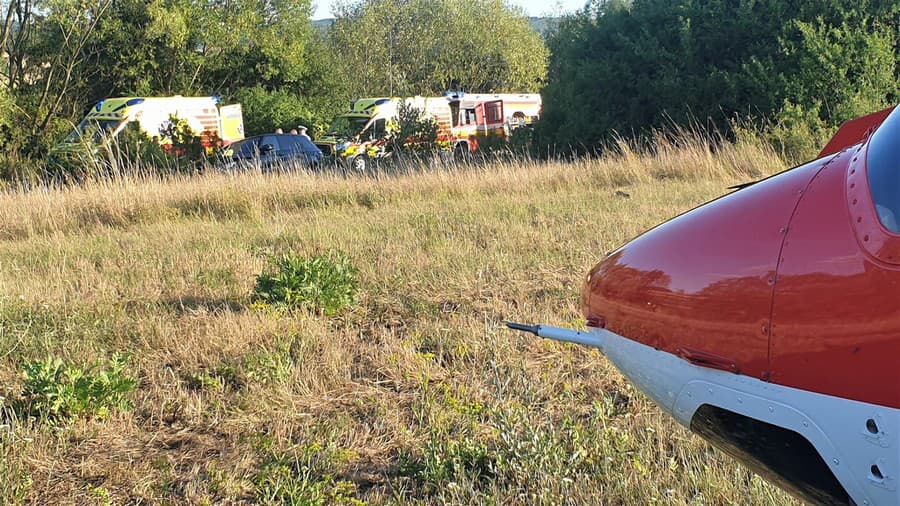  Životy dvoch hasičov si vyžiadala dopravná nehoda v katastri obce Sása.