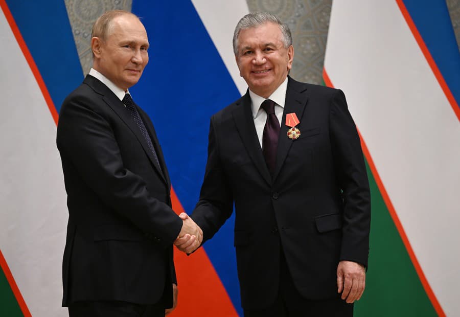 Vladimir Putin a uzbecký prezident Shavkat Mirziyoyev