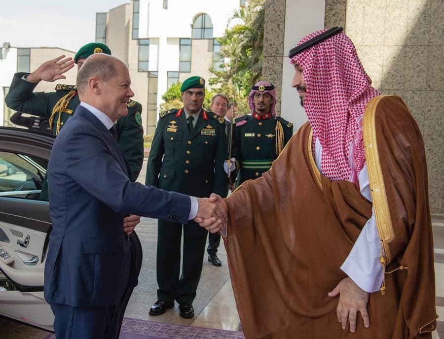 Olaf Scholz so saudským korunným princom Muhammadom bin Salmánom