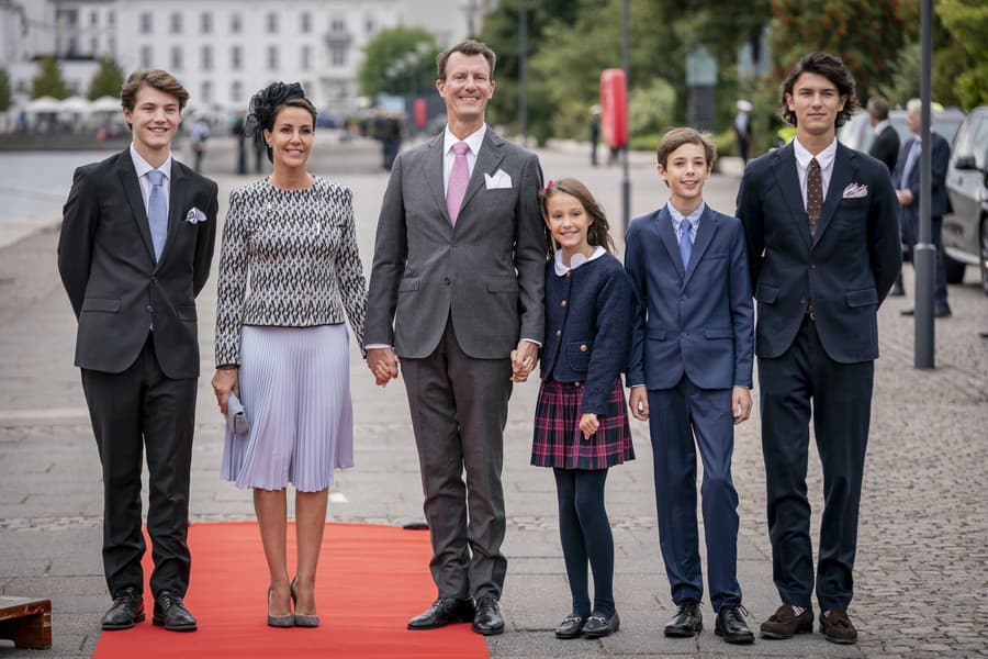 Pinc Joachim s manželkou a svojimi deťmi. 