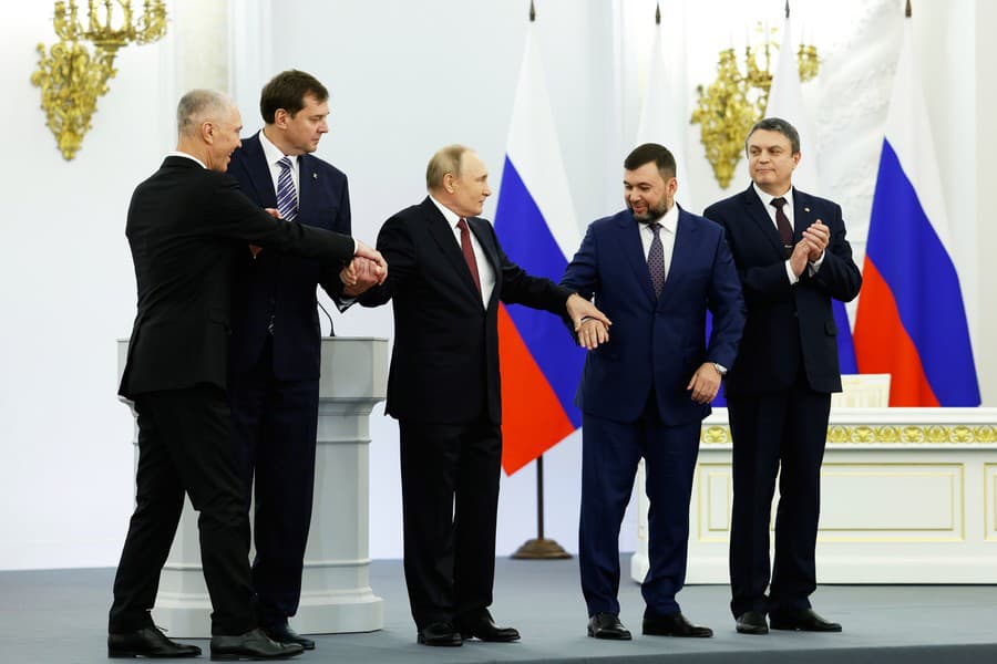 MIMORIADNE Putin podpísal zmluvy