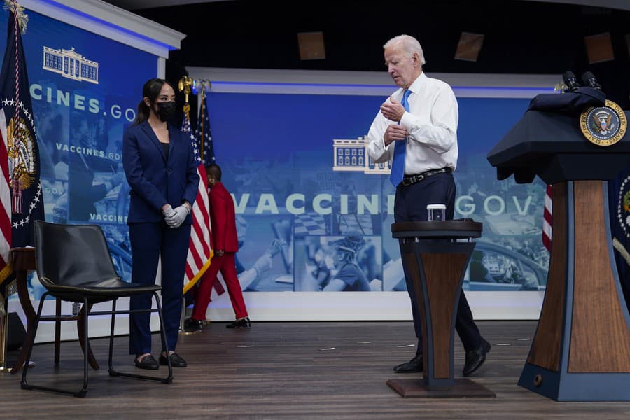 Prezident Biden dostal posilňujúcu dávku upravenej vakcíny proti covidu