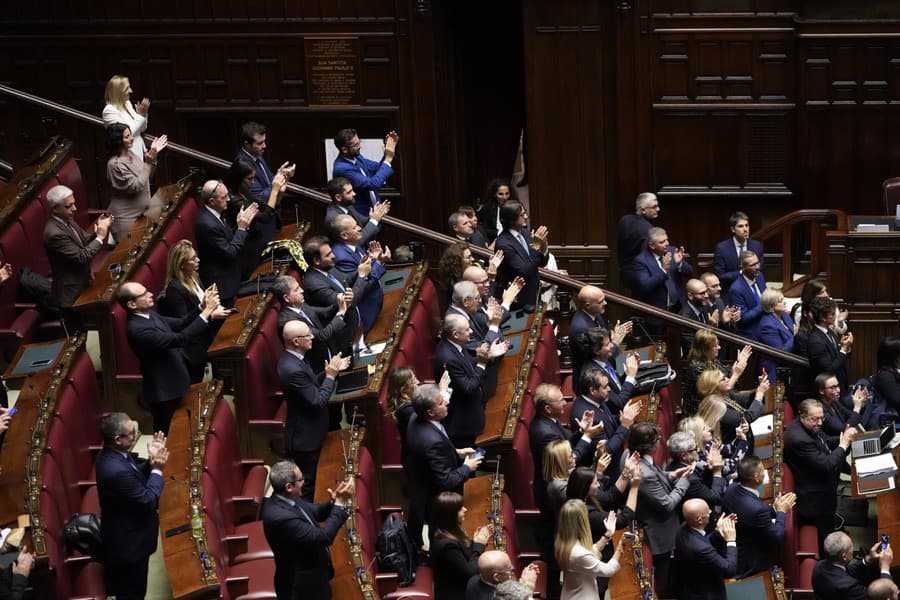 Senát potvrdil dôveru vláde premiérky Meloniovej