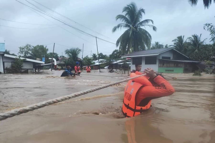 Filipíny zasiahla silná tropická
