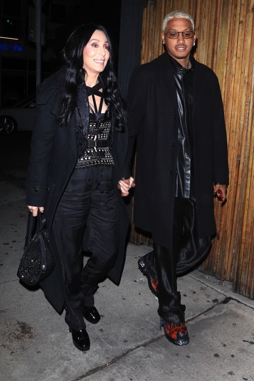 Cher a Alexander Edwards pôsobili ako zamilovaný pár. 