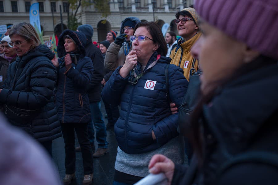Demonštrujúci pedagógovia v Maďarsku