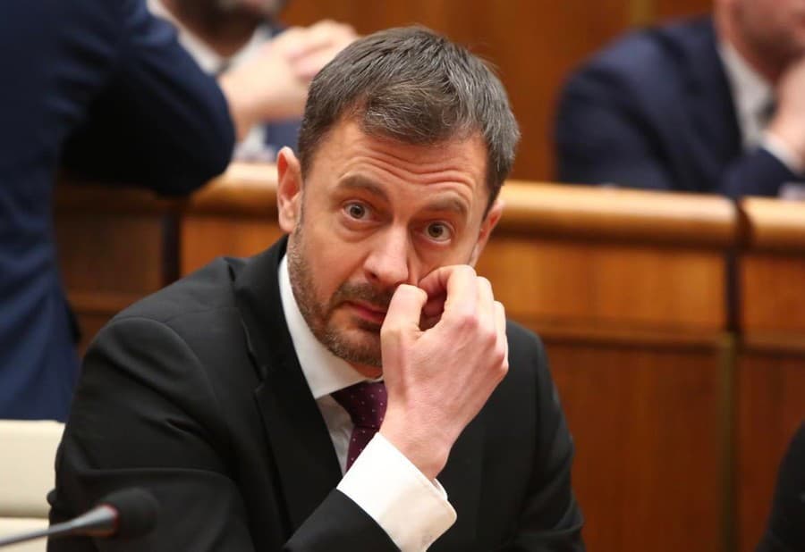 MIMORIADNY ONLINE Je Po V etkom Vl da Eduarda Hegera Padla Gal ria 