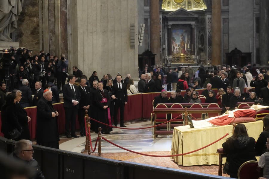 Pohreb emeritného pápeža je naplánovaný na štvrtok 5. januára