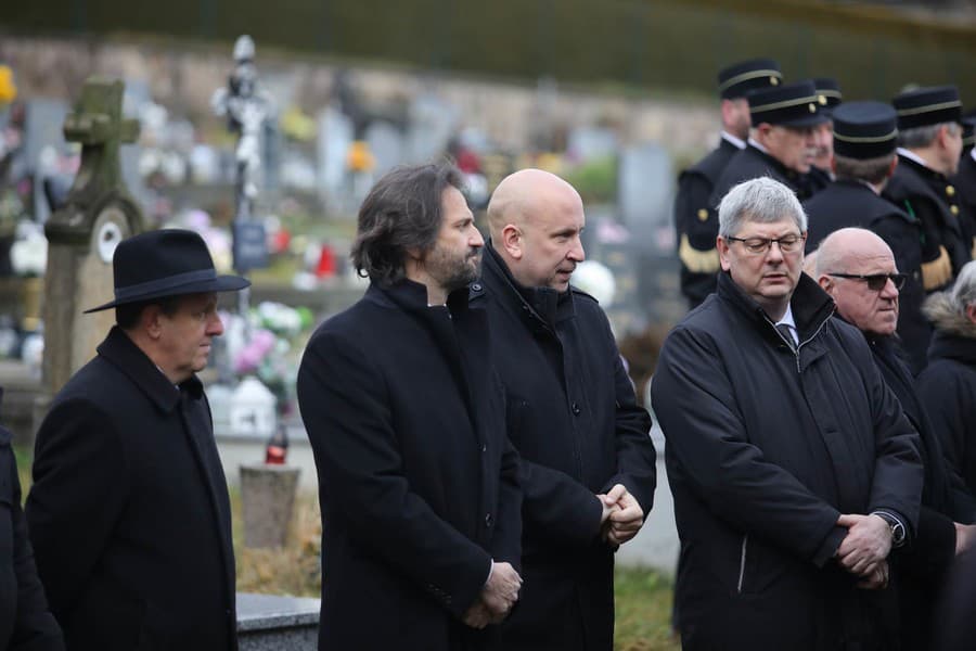 Pohreb europoslanca Číža: Rozlúčka