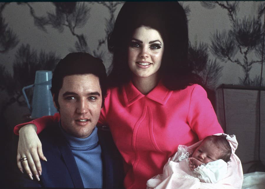 Lisa Marie Presley bola jedinou Elvisovou dcérou. 