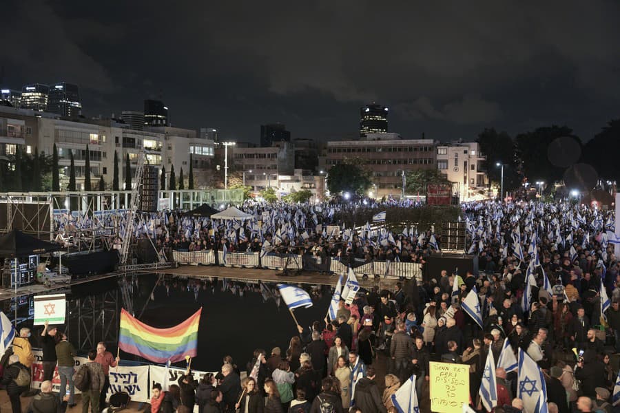 Desaťtisíce ľudí protestovali proti