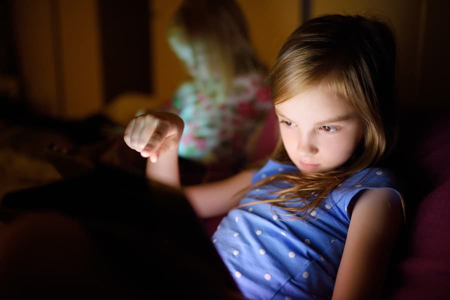 Špecializovaný portál Beznástrah.online pomenúva riziká internetu, ktorým deti v online prostredí čelia. 