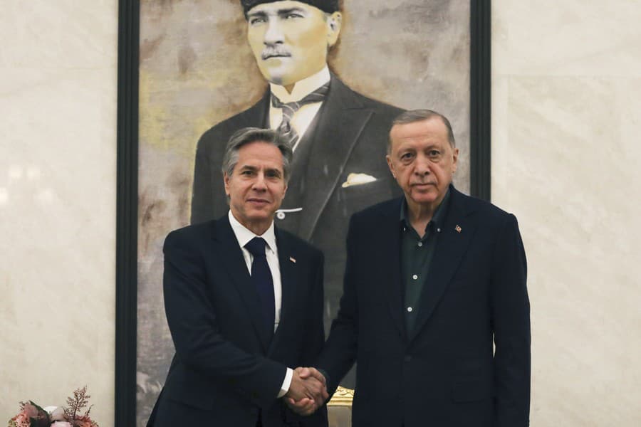 Tajomník USA Antony Blinken s tureckým prezidentom Recepom Tayyipom Erdoganom