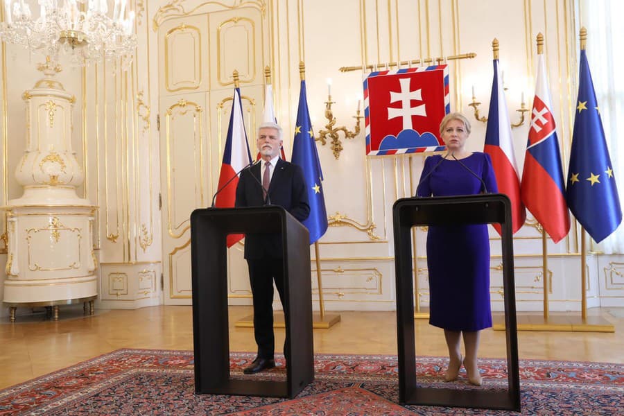 Český prezident Petr Pavel pricestoval s manželkou Evou na prvú oficálnu návštevu Slovenska. 