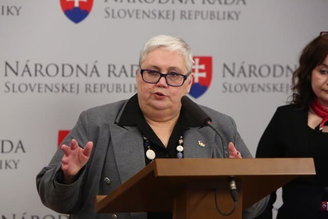 Monika Kozelová
