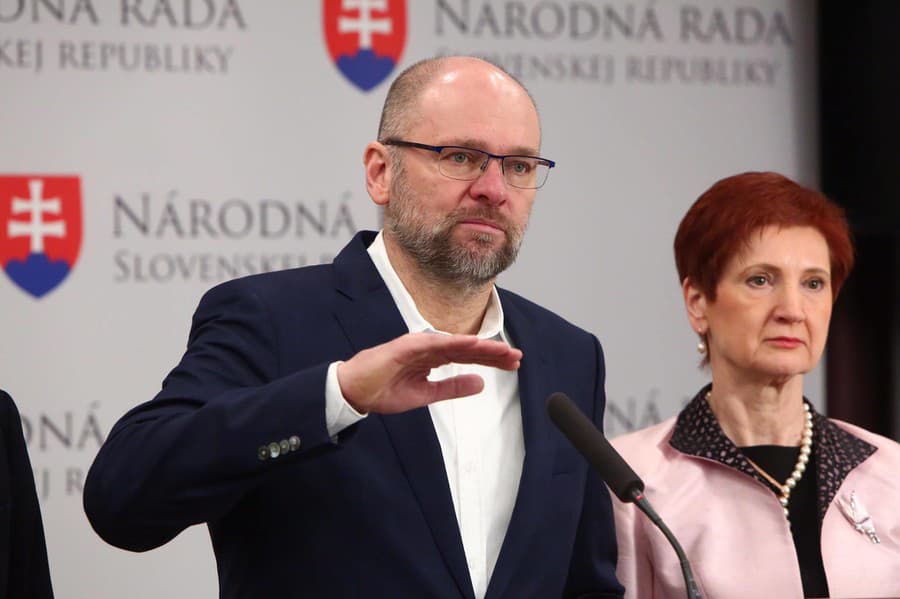 Slovensko zažíva ďalšie fiasko: