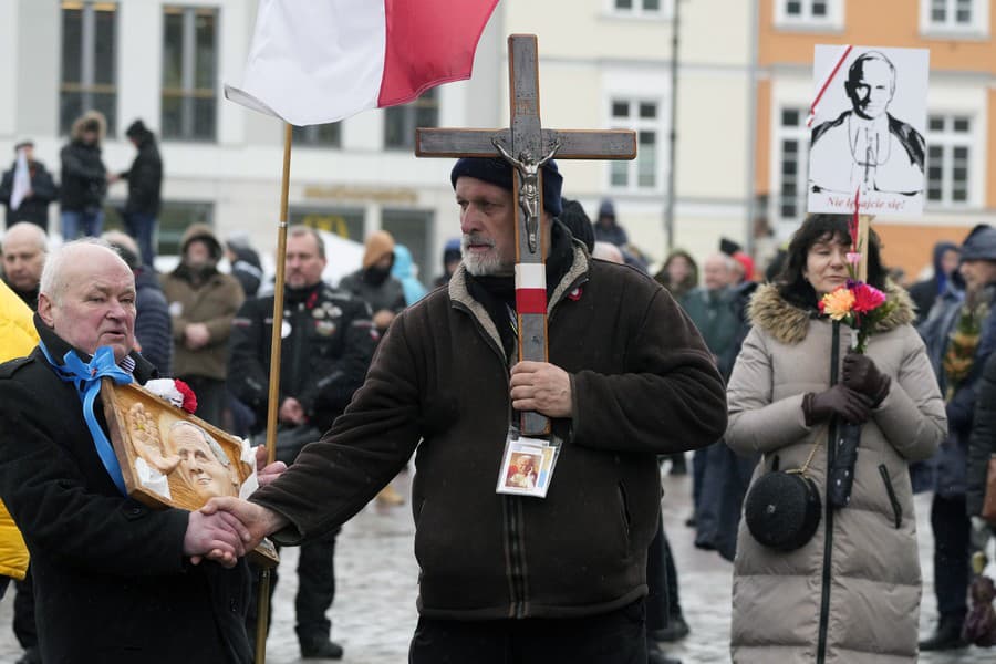 Demonštrácia v Poľsku na podporu Jána Pavla II.