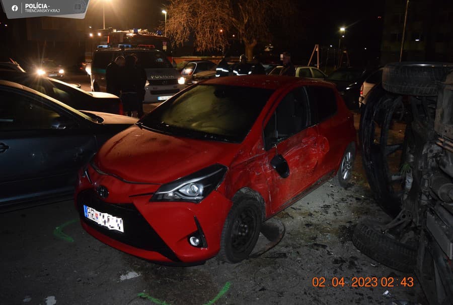 Opitý vodič poškodil na parkovisku v Partizánskom päť áut