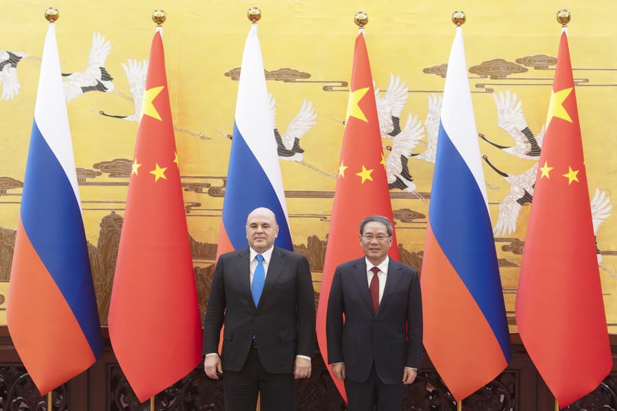 Ruský premiér Michail Mišustin a jeho čínsky kolega Li Čchiang