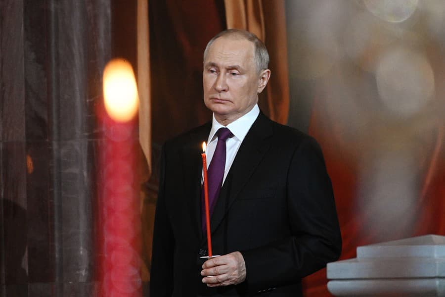 Vladimir Putin en el templo