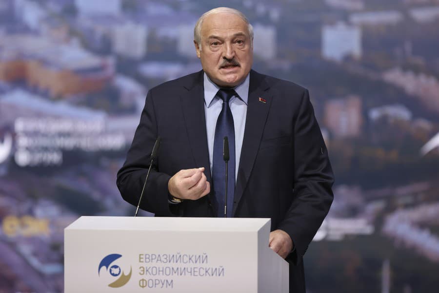 Bieloruský prezident Alexandr Lukašenko na eurázijskom ekonomickom fóre v Moskve.