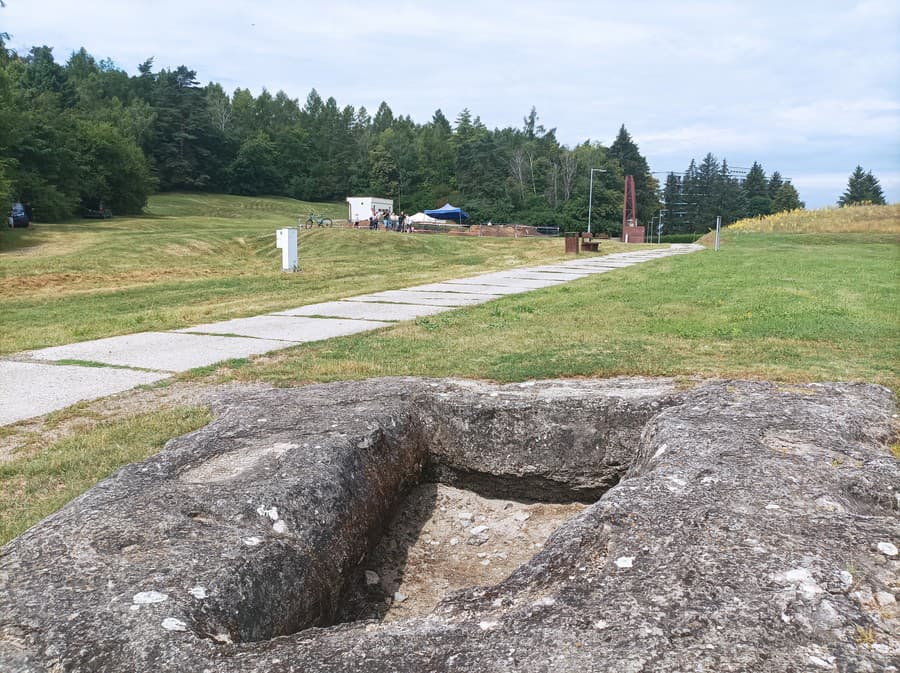 V areáli kúpeľov v Dudinciach objavili osadu z doby kamennej s kostrou dieťaťa.