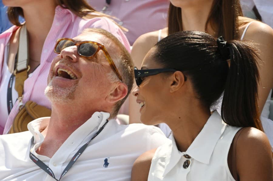 Boris Becker je po boku svojej snúbenice naozaj šťastný. 